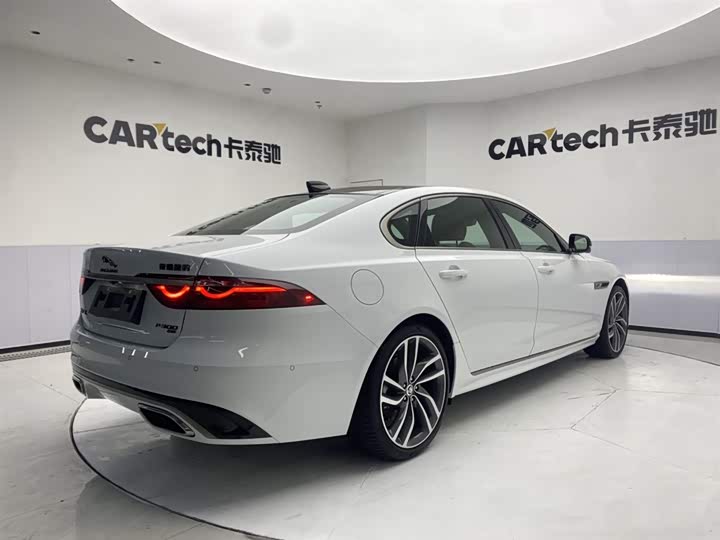Jaguar XF L 2024 2024款 2.0T P300 四驱旗舰运动鎏金版