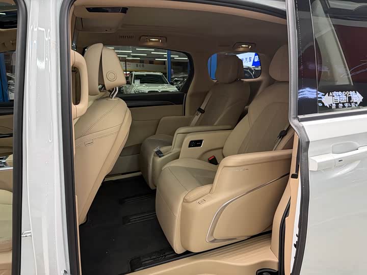 Buick GL8 Hybrid 2025 2025款 陆尚 尊享版