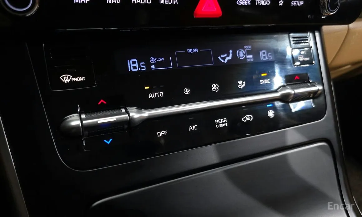 Фото 20 - Kia Carnival