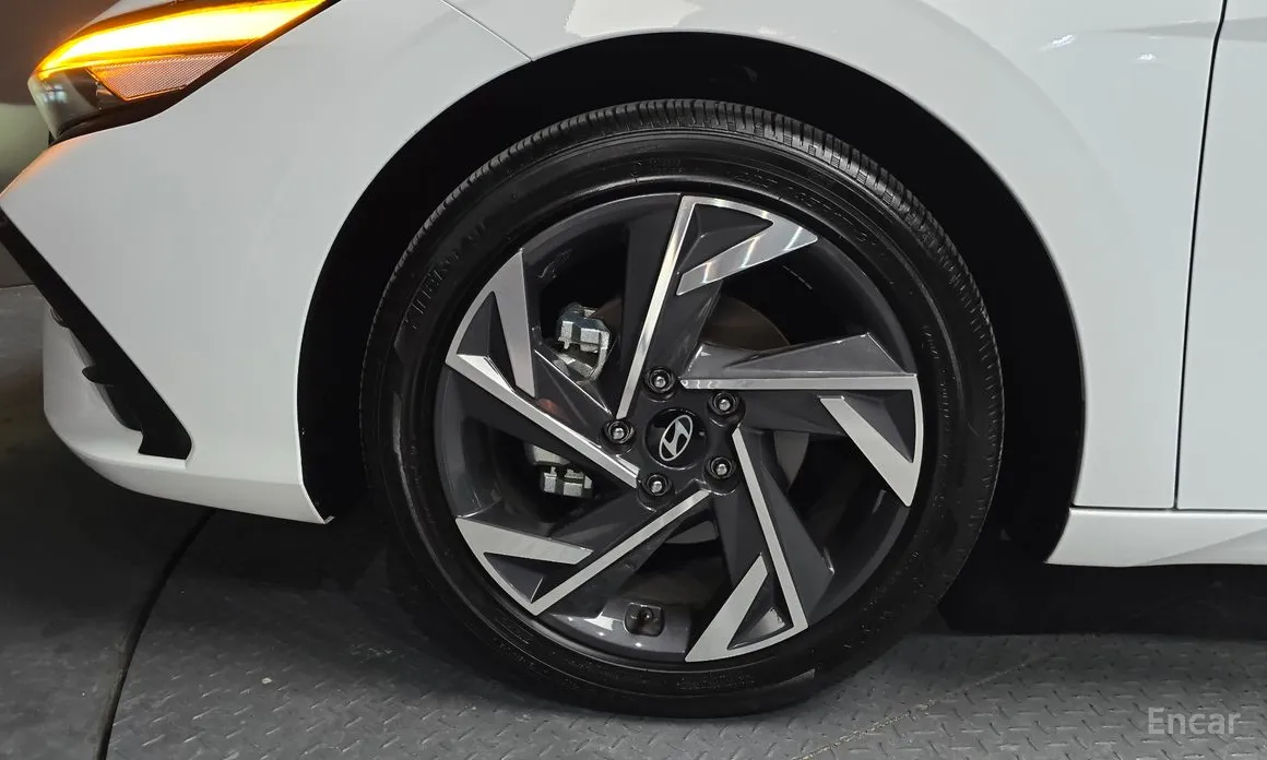 Фото 5 - Hyundai Avante