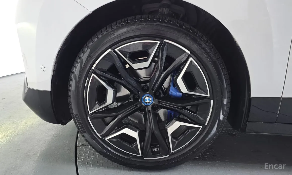 2021 BMW iX