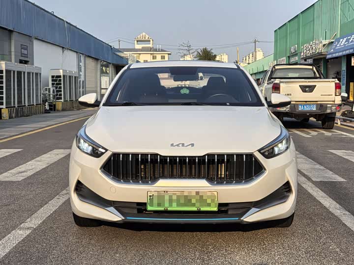 Фото 2 - Kia K3 EV