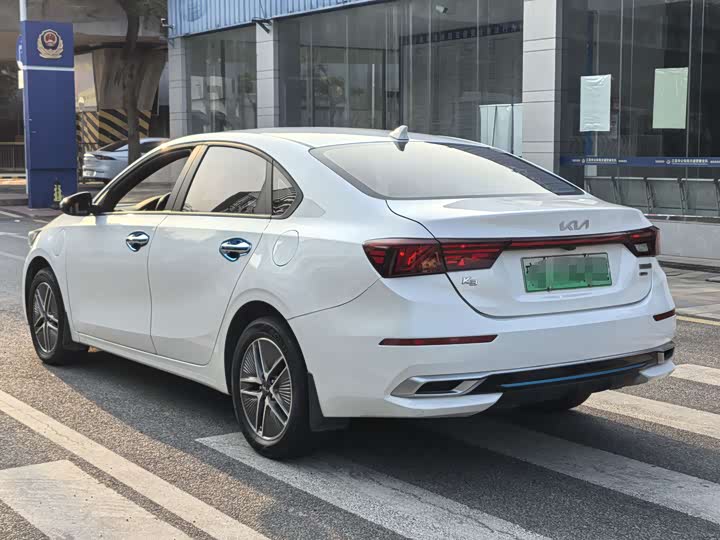 Фото 3 - Kia K3 EV