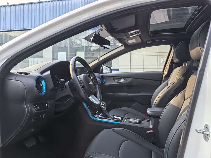 Фото 8 - Kia K3 EV