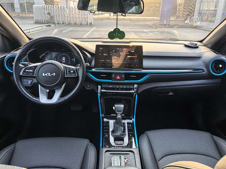 Фото 9 - Kia K3 EV