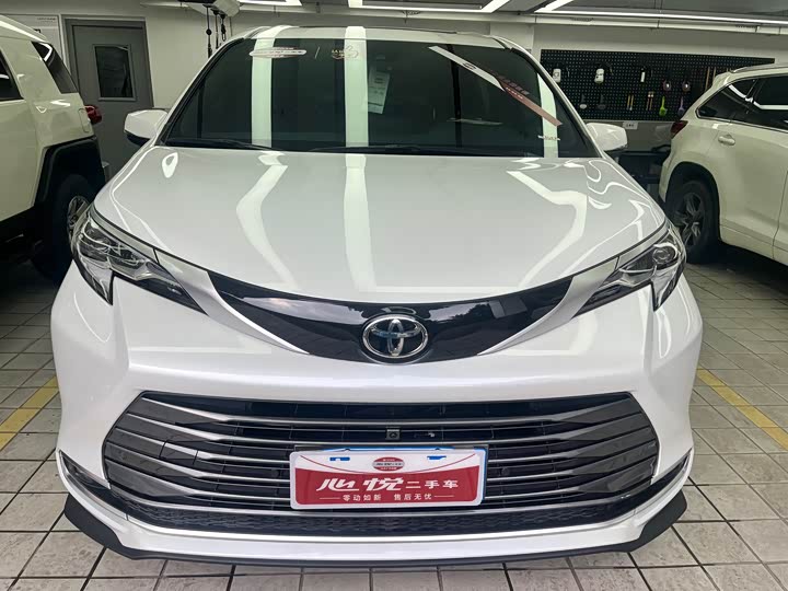 Toyota Sienna 2024 2024款 2.5L混动 四驱尊贵版