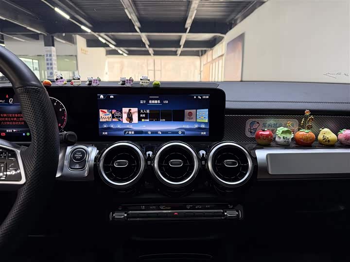 Фото 7 - Mercedes-Benz GLB-Class