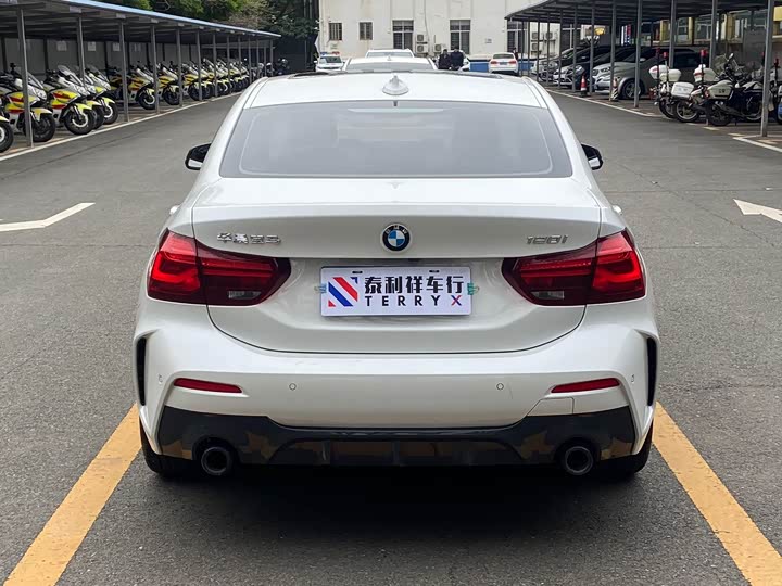 BMW 1 Series 2023 2023款 120i M运动曜夜版