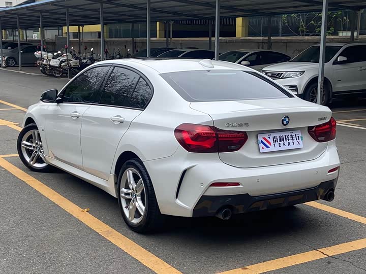 BMW 1 Series 2023 2023款 120i M运动曜夜版