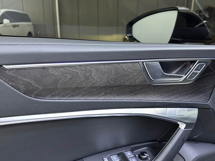 Zdjęcie 4 - Audi A6L