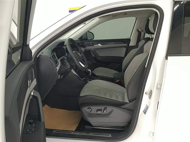 Volkswagen Tayron 2024 2024款 330TSI 两驱豪华Plus进阶版