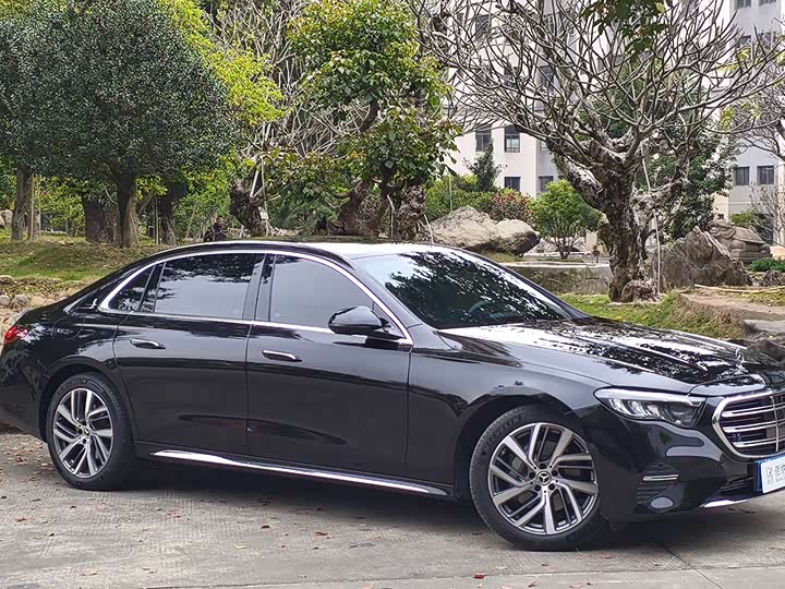 Zdjęcie 3 - Mercedes-Benz E-Class
