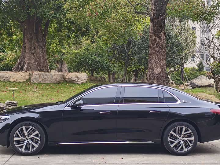 Zdjęcie 5 - Mercedes-Benz E-Class