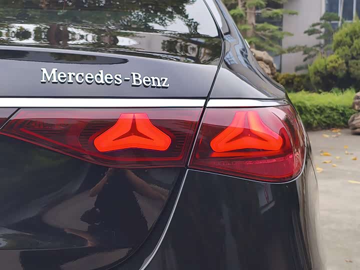 Zdjęcie 6 - Mercedes-Benz E-Class