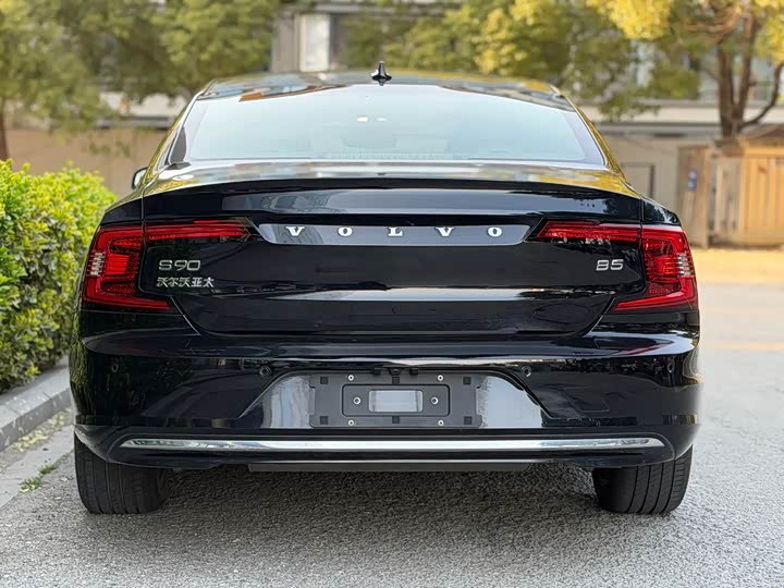 Volvo S90 2025 2025款 B5 智逸豪华版