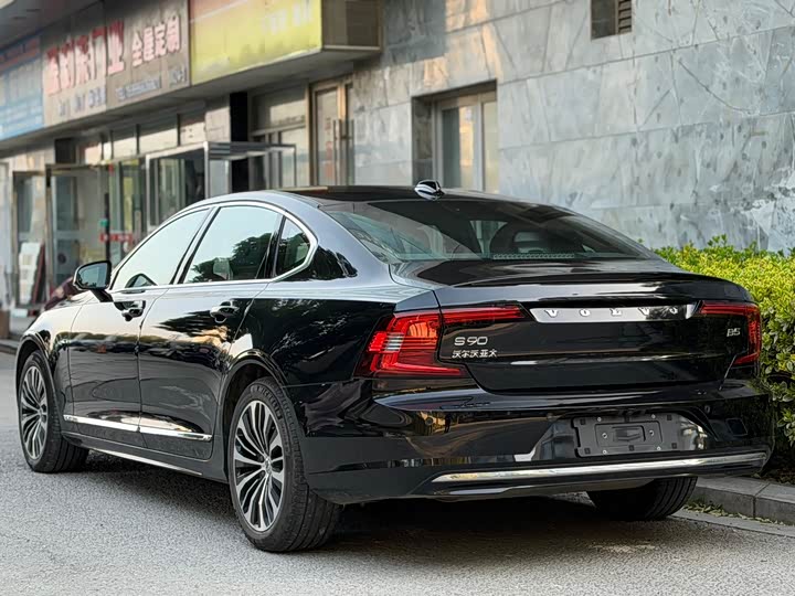 Volvo S90 2025 2025款 B5 智逸豪华版