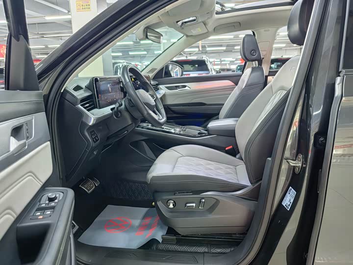 Volkswagen Tavendor 2023 2023款 380TSI 四驱R-Line首发版