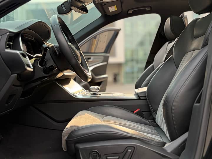 Photo 6 - Audi A6L