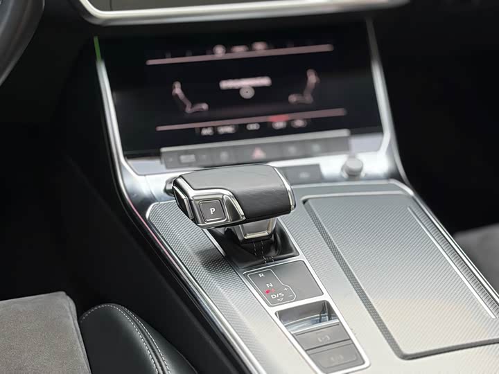 Photo 9 - Audi A6L
