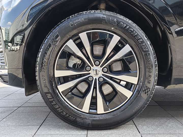 Фото 8 - Volvo XC60