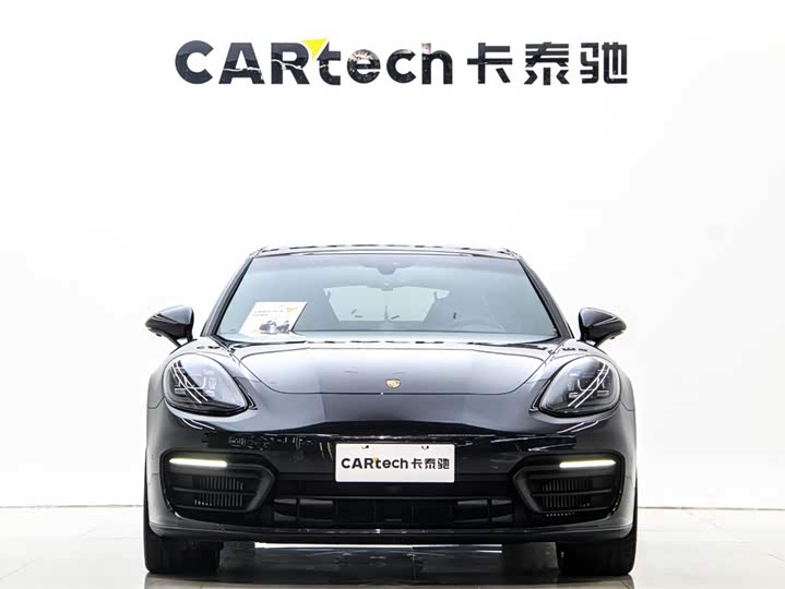 Фото 2 - Porsche Panamera