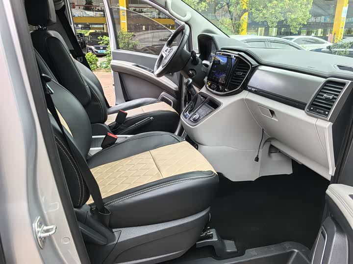 JAC Refine M4 2022 2022款 2.0TGDI 自动商旅版