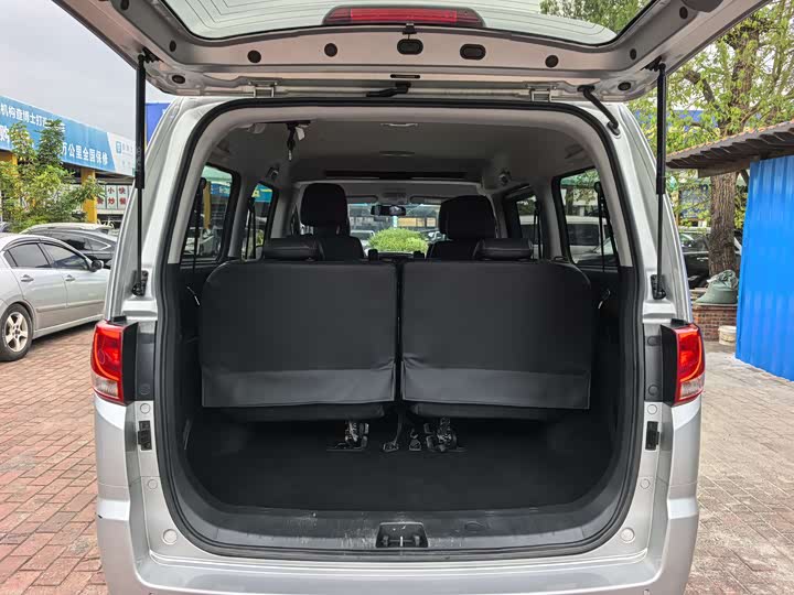 JAC Refine M4 2022 2022款 2.0TGDI 自动商旅版
