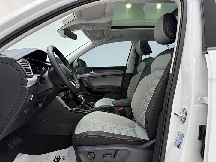 Volkswagen Tayron 2024 2024款 330TSI 两驱豪华Plus进阶版
