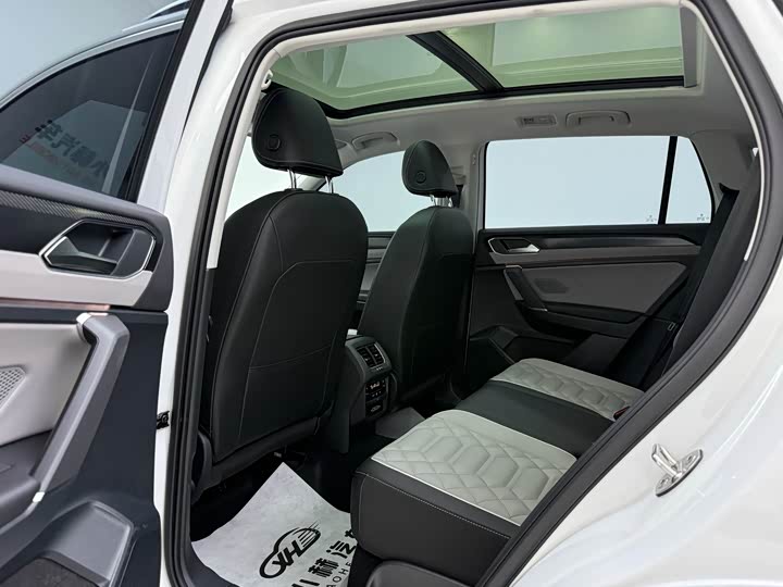 Volkswagen Tayron 2024 2024款 330TSI 两驱豪华Plus进阶版