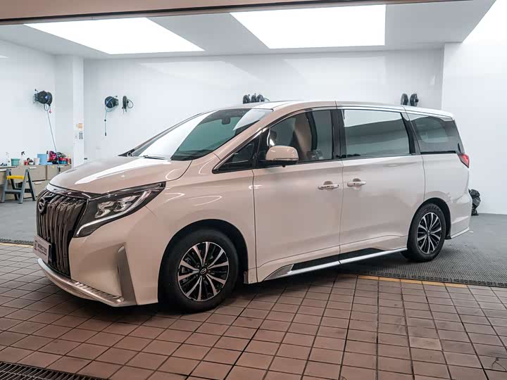 Photo 2 - GAC Trumpchi M8