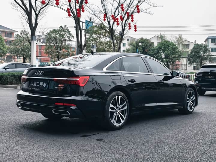 Фото 4 - Audi A6L