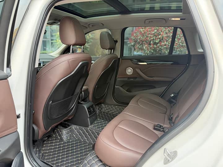 Zdjęcie 4 - BMW X1