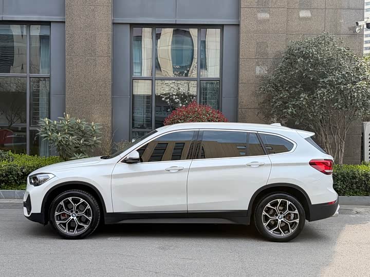 Zdjęcie 8 - BMW X1