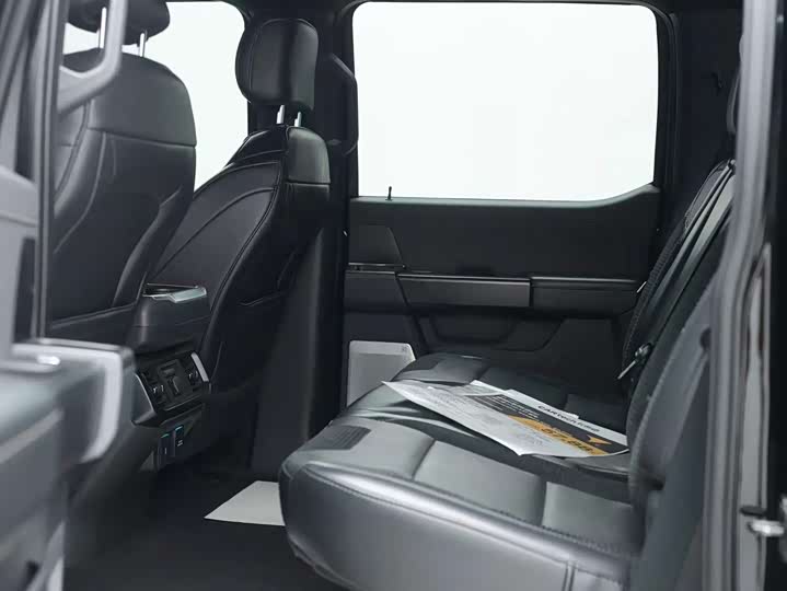 Фото 9 - Ford F-150 Raptor