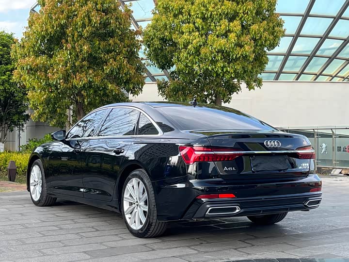 Photo 9 - Audi A6L
