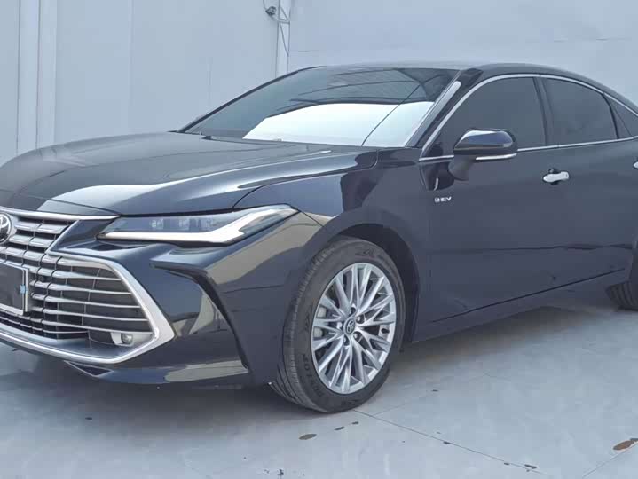 Фото 1 - Toyota Avalon