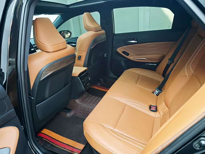 Фото 6 - Toyota Avalon