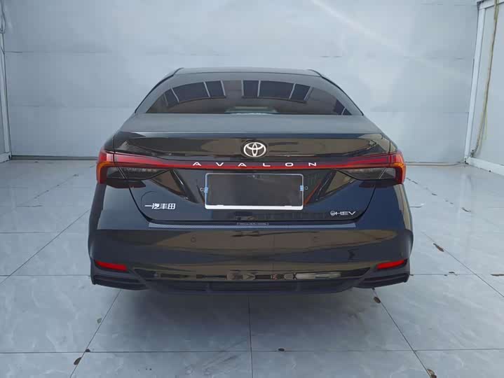 Фото 8 - Toyota Avalon