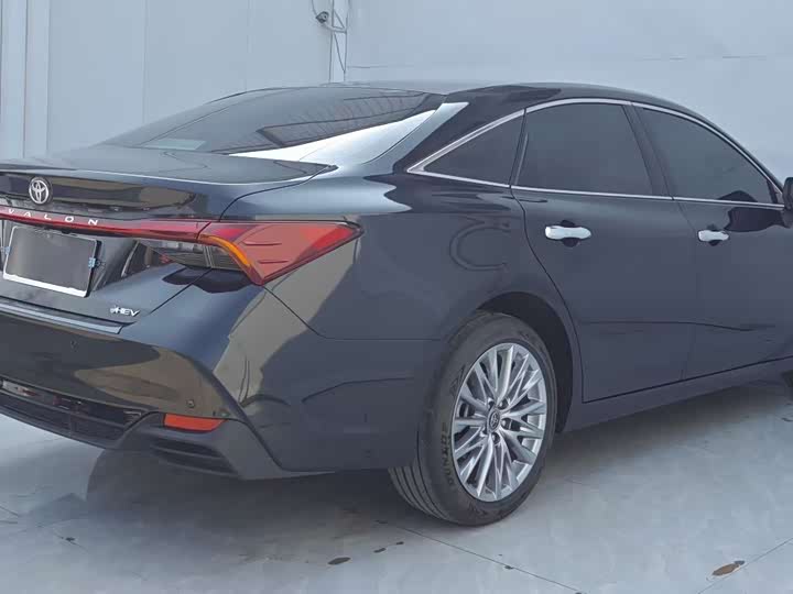 Фото 9 - Toyota Avalon