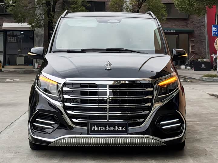 Mercedes-Benz V-Class 2024 2024款 V 300 L 长轴距豪华版