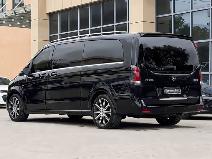 Mercedes-Benz V-Class 2024 2024款 V 300 L 长轴距豪华版