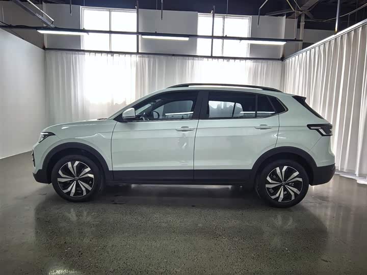Volkswagen Tharu 2025 2025款 新锐 1.5L 锐意版