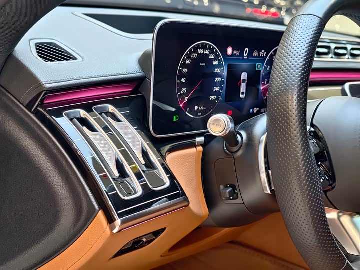 Фото 5 - Mercedes-Benz S-Class