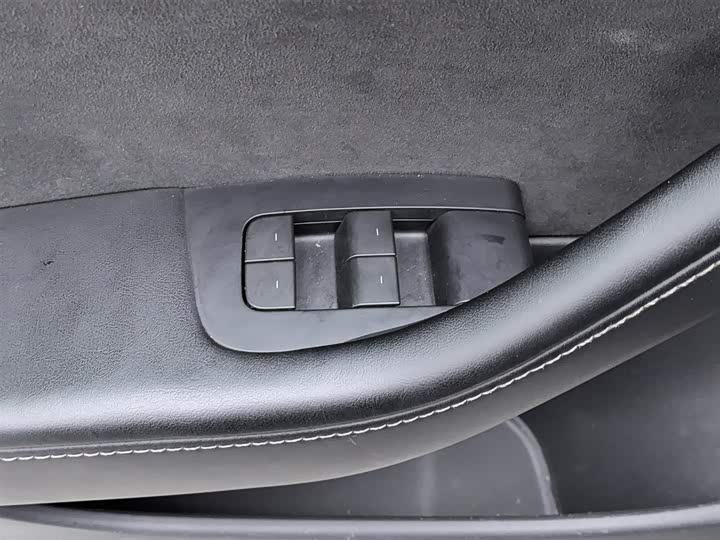 Photo 9 - Tesla Model 3
