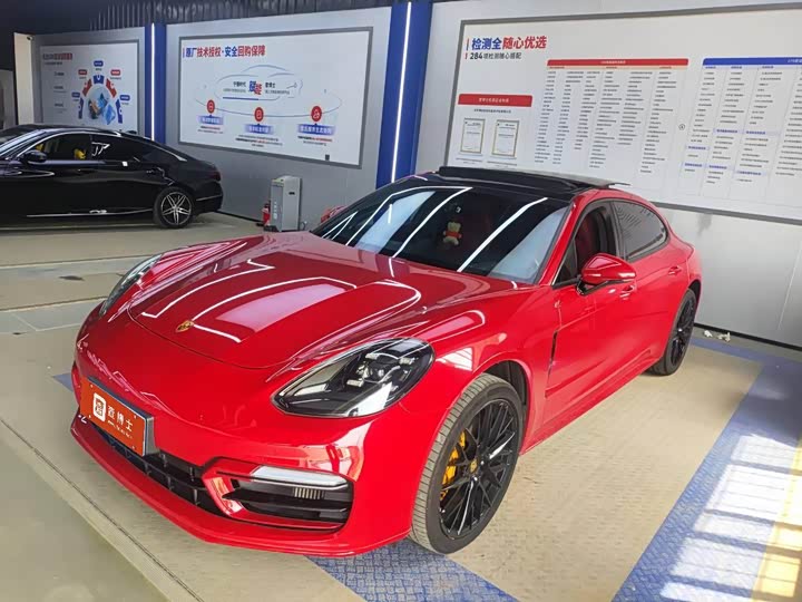 Фото 1 - Porsche Panamera