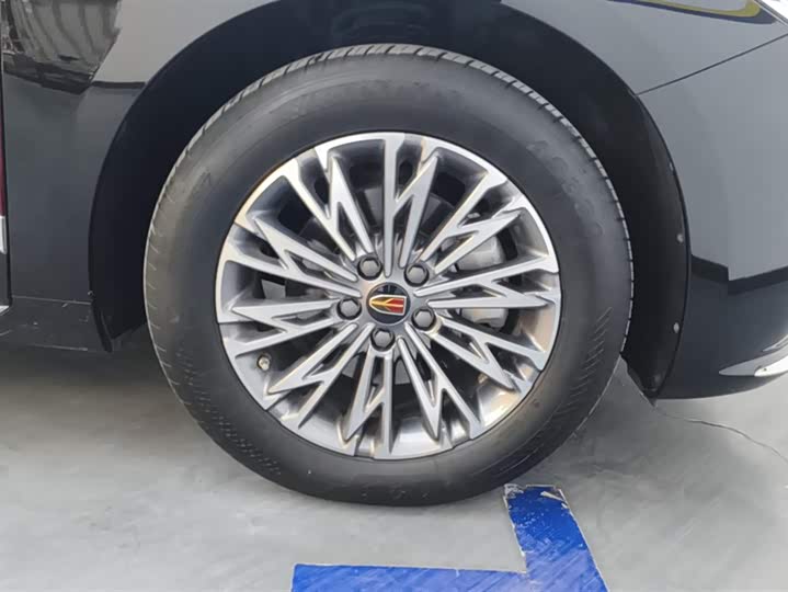 Фото 6 - Hongqi H5