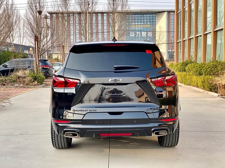Фото 8 - Chevrolet Blazer