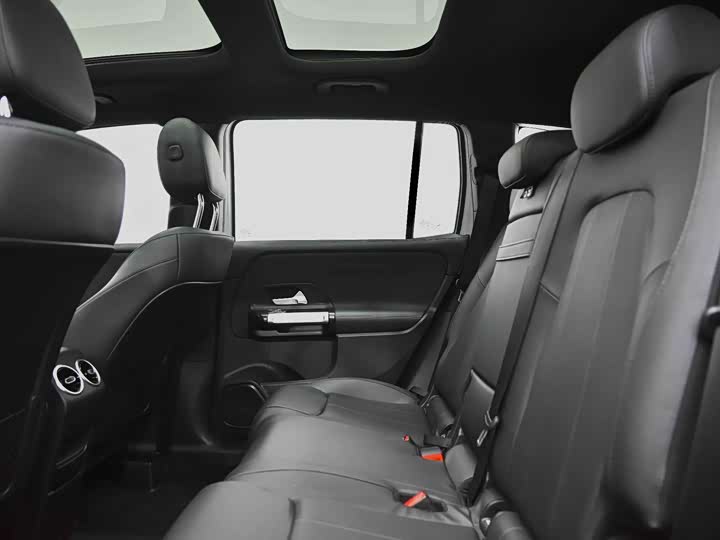 Фото 7 - Mercedes-Benz GLB-Class