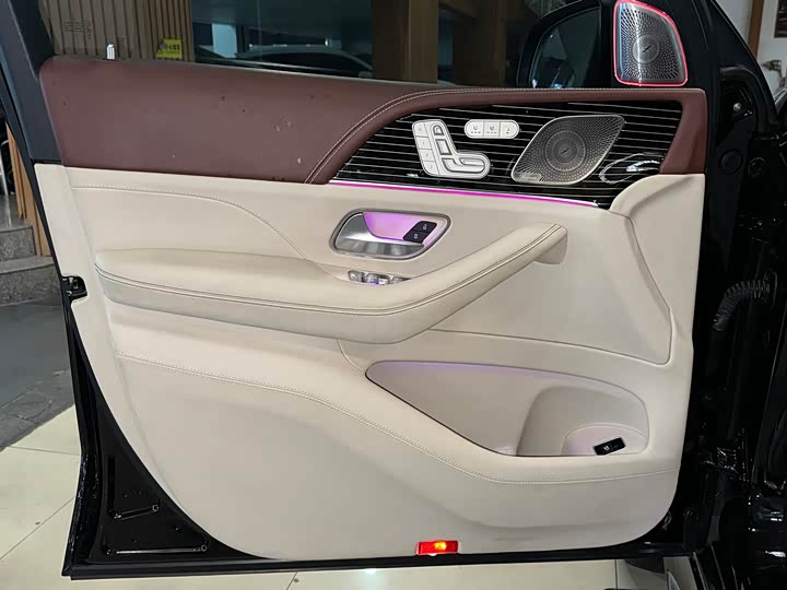 صورة 7 - Mercedes-Benz GLS-Class