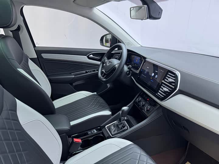 Jetta VS7 2024 2024款 千里江山 280TSI 自动荣耀版